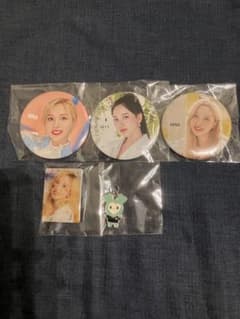 TWICE ミナ 缶バッジ グッズ セットのサムネイル