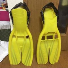 足ヒレ 中割れフィンのサムネイル