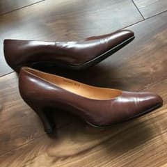 TRUSSARDI こげ茶パンプス 24.5cmのサムネイル