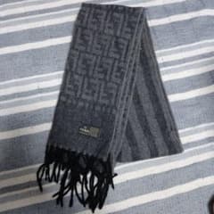 FENDI ズッカ柄 マフラー グレー - メルカリ