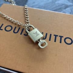 LOUIS VUITTON カデナ 南京錠 社外新品ゴールドネックレス 正規品