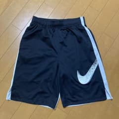 NIKEショートパンツのサムネイル