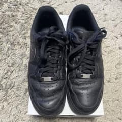 Nike Air Force 1 黒 スニーカーのサムネイル