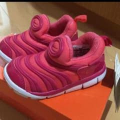 新品ナイキのサムネイル