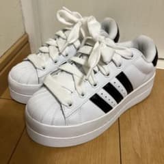 最終セール！adidas 厚底スニーカー ホワイト ブラックのサムネイル
