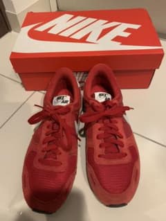 NIKE ナイキ スニーカー 赤のサムネイル