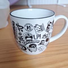ドラえもん マグカップ モノトーン 総柄のサムネイル