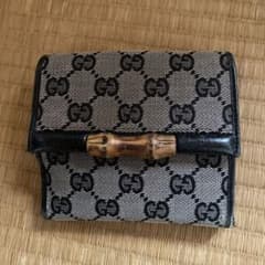 グッチ財布のサムネイル
