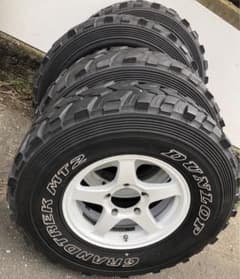 ジムニー、ホイールタイヤセットオフロードダンロップ （235/85R16） 。のサムネイル