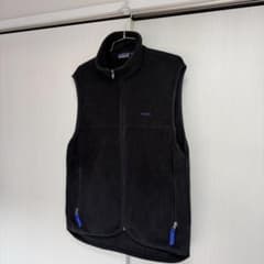 【USA製】90s-00s Patagonia フリース ブラック 刺繍ロゴ Mのサムネイル
