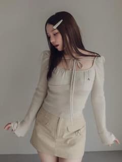 andmary Helena ribbon tops beigeアンドマリー - メルカリ