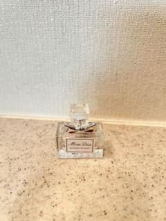 ミス ディオール ブルーミングブーケ 5ml ミニ香水のサムネイル