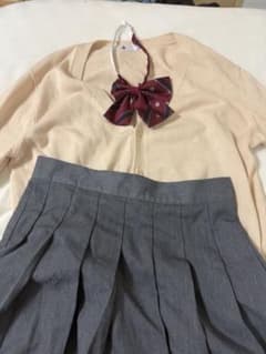 学生服セット ベージュカーディガン グレーのスカートのサムネイル