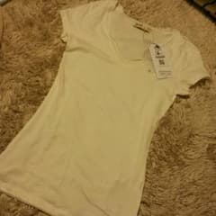 blueberry様♡値下げ♡Bershka＊Tシャツ＊Ｖネック＊タグ付きのサムネイル