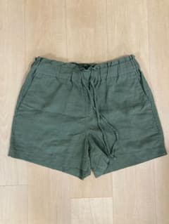 オリーブグリーン ショートパンツのサムネイル