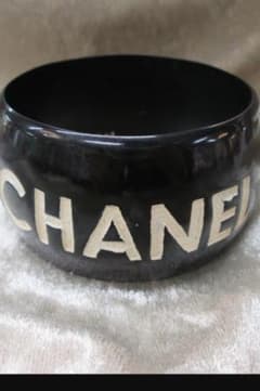 CHANEL 黒 バングル ロゴ入り - メルカリ