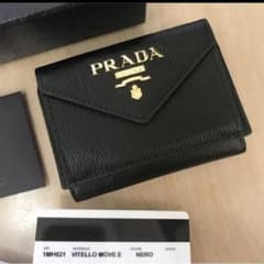 〈新品未使用〉PRADAコンパクト財布 MOVE素材(ブラック/NERO)のサムネイル
