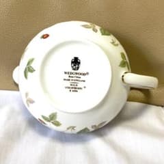 【美品】ウェッジウッド　ワイルドストロベリー　スープチューリン　黒壺 美品☆ウェッジウッド☆ワイルドストロベリー☆クリーマー☆黒壺