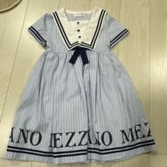 メゾピアノ　mezzo piano 裾ロゴセーラーカラー　ワンピース　120のサムネイル