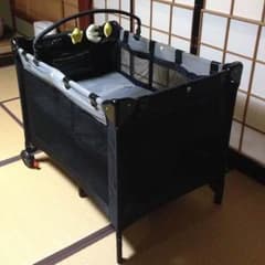ベビーベッド 折りたたみ 持ち運びのサムネイル