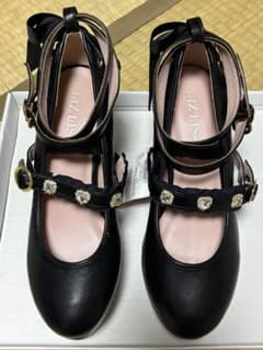 LIZLISA ビジューパールクロスストラップパンプス エナメルブラックのサムネイル