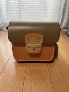 HERZ ヘルツ 錠前ミニショルダーよこ サンプルルーム SAM-2402 - メルカリ