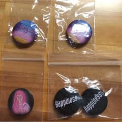 Happiness 缶バッチのサムネイル