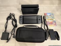 Nintendo Switch 本体と周辺機器セットのサムネイル