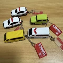 値下げ中！トミカ　ガチャガチャ　5個セットのサムネイル