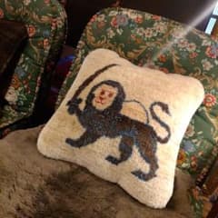 ギャッベクッション 手織り 草木染 イラン シラーズ ライオン - メルカリ