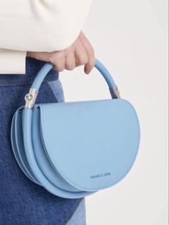 CHARLES&KEITH チャールズアンドキース　ショルダーバッグのサムネイル