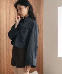 Thumbnail of HEILIS スリーブデザインクロップドナイロンシャツ