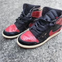 JORDAN　赤黒ハイカットスニーカー　22cmのサムネイル