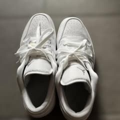 ふ*ー様 NIKE AIR JORDAN スニーカー ホワイトのサムネイル