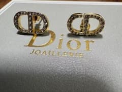 Dior ゴールド CD ロゴピアスのサムネイル