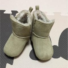 ムートンブーツのサムネイル