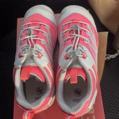 KEEN 新品未使用　22.5のサムネイル