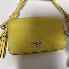 COACH イエロー レガシーペニー ショルダーバッグのサムネイル
