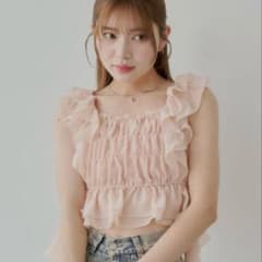 chico レースドロップフリルシャーリングブラウス ピンクのサムネイル