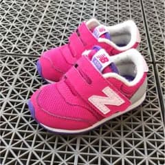 ニューバランス 13.0cm ピンクのサムネイル