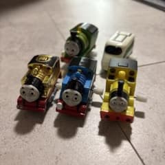 きかんしゃトーマス 4台セット＋新幹線1台のサムネイル