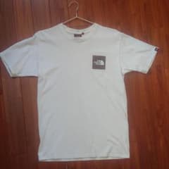 ノースフェイスTシャツのサムネイル