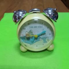 TOM AND JERRY アナログ目覚まし時計のサムネイル