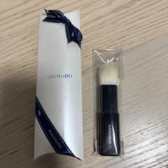 HAKUHODO チークブラシ 未使用のサムネイル