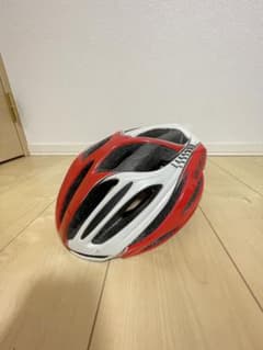 自転車のヘルメットのサムネイル