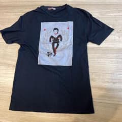 プラダのTシャツのサムネイル