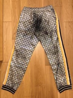 GUCCI ジャージパンツ ラミネートスパークリング グリッター イエローのサムネイル