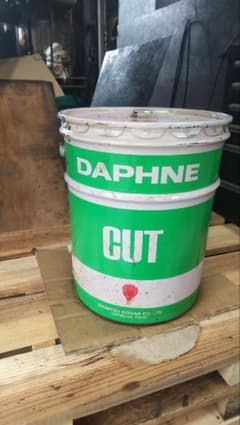 潤滑油出光興産 DAPHNE CUT ダフネカット ペール缶 潤滑油出光興産 DAPHNE CUT ダフネカット ペール缶 - メルカリ
