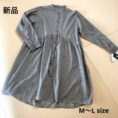 新品ふんわり薄手ロング丈チュニック　ロングシャツ　グレーのサムネイル