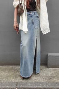 ⭐︎taro⭐︎TEEN BOOP スリットデニムスカート　M 完売品】TEEN BOOP スリットデニムSK - メルカリ